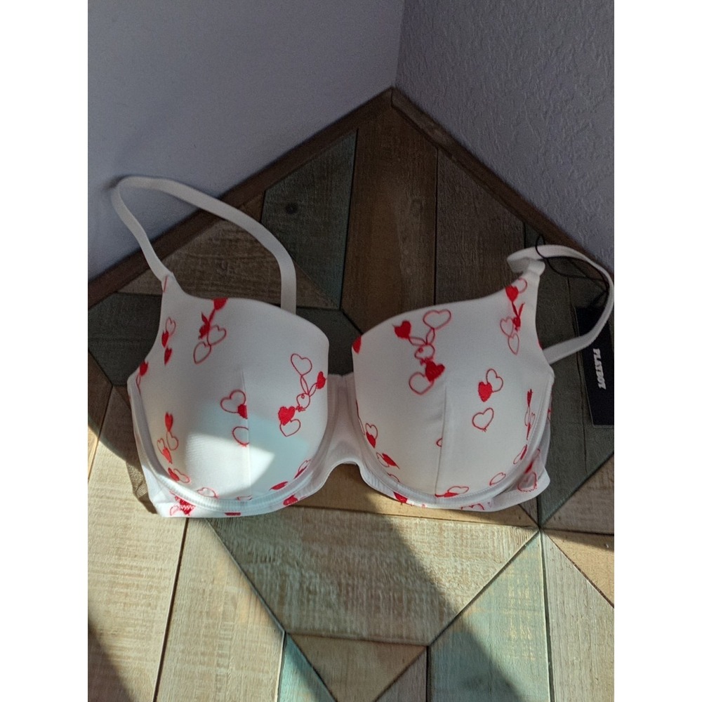 Women's Playboy Intimates White Red THE Pamela Push up Bra 36DD NEW Authentic‎